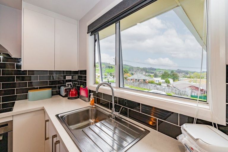 Photo of property in 68 Waldron Crescent, Green Island, Dunedin, 9018