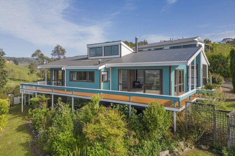 Photo of property in 13 Punga Place, Whitianga, 3510