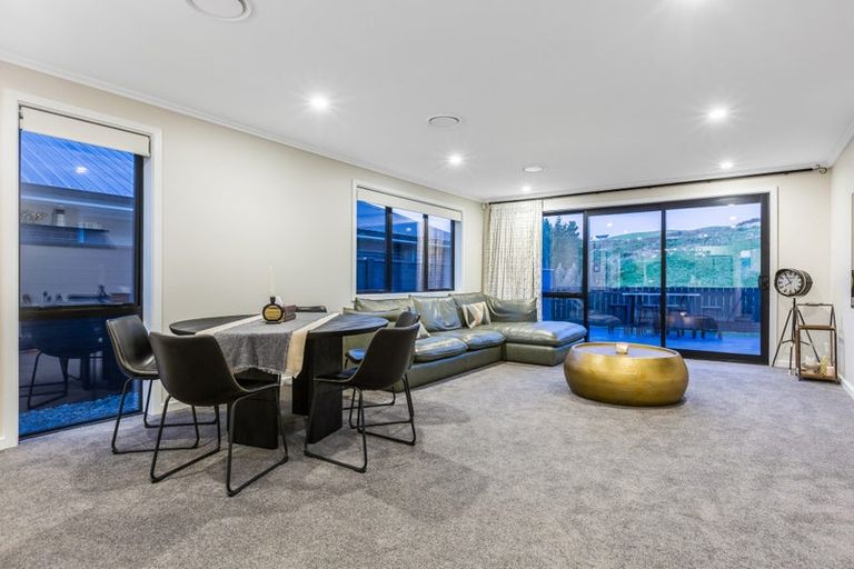 Photo of property in 3 Foremast Place, Whitby, Porirua, 5024