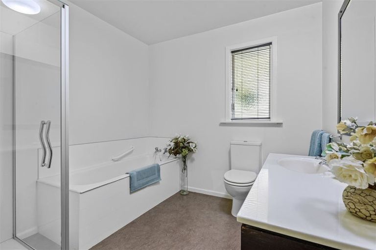 Photo of property in 35 Balmoral Lane, Redcliffs, Christchurch, 8081