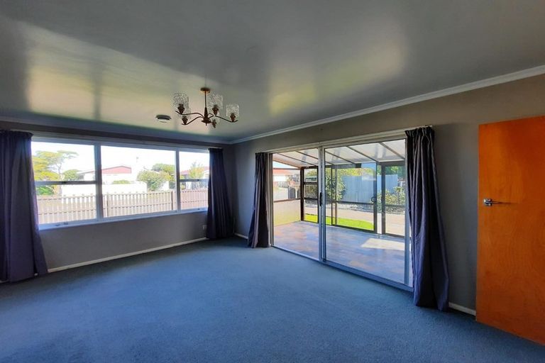 Photo of property in 4 Davidson Crescent, Hornby, Christchurch, 8042