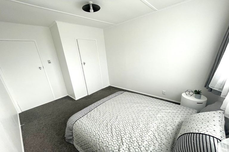Photo of property in 1 Marlene Avenue, Te Atatu South, Auckland, 0610