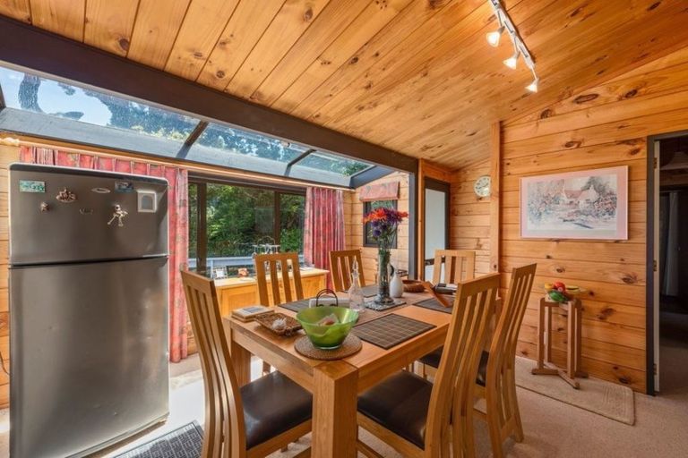 Photo of property in 1 Whiorau Grove, Lowry Bay, Lower Hutt, 5013