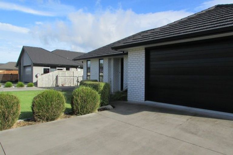 Photo of property in 12 Costello Drive, Ngatea, 3503