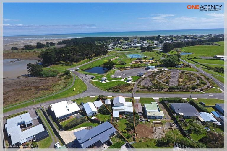 Photo of property in 3 Nash Parade, Foxton Beach, Foxton, 4815