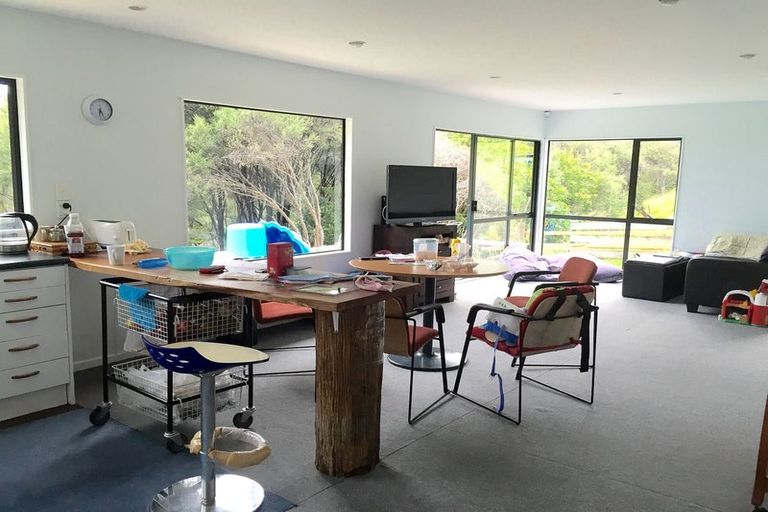 Photo of property in 2 Shirley Road, Parau, Auckland, 0604