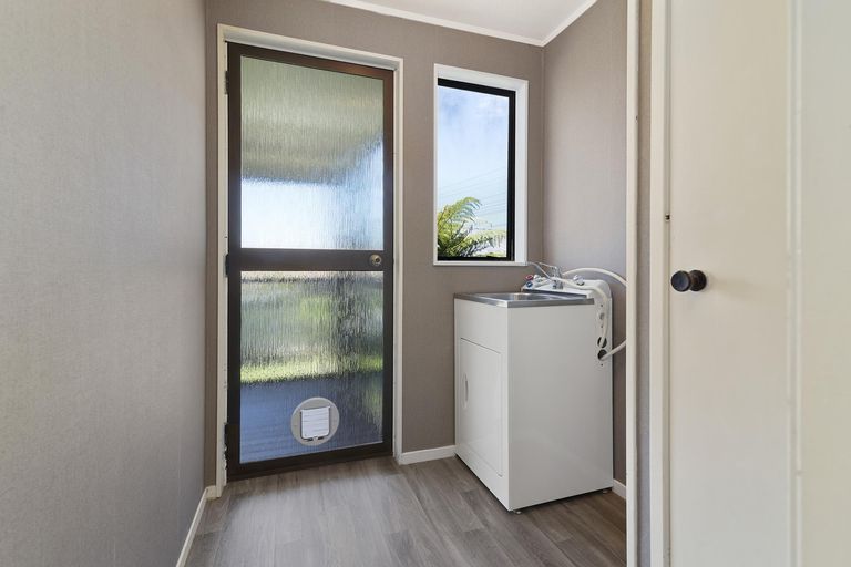 Photo of property in 468 Pukehangi Road, Pomare, Rotorua, 3015