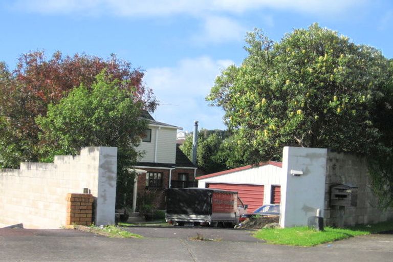 Photo of property in 15 Higham Ferrers Place, Red Beach, 0932