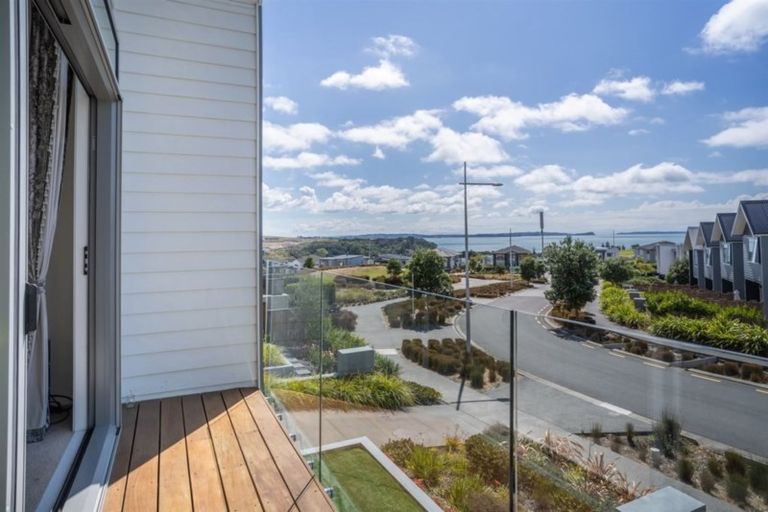 Photo of property in 82 Caldera Drive, Long Bay, Auckland, 0630