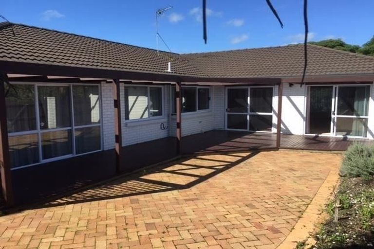 Photo of property in 2 Gairloch Place, Wattle Downs, Auckland, 2103