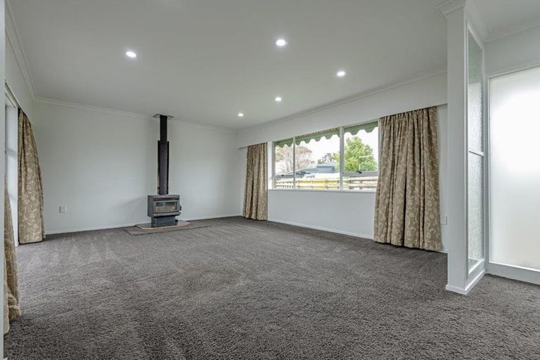 Photo of property in 10 Hollows Crescent, Takaro, Palmerston North, 4412
