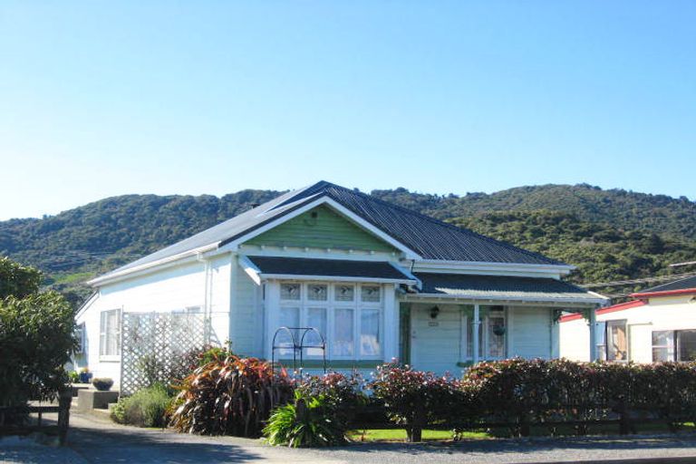 Photo of property in 19 Buccleugh Street, Greymouth, 7805