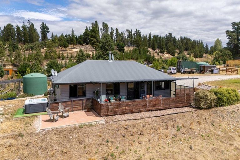 Photo of property in 213a Letts Gully Road, Letts Gully, Alexandra, 9393