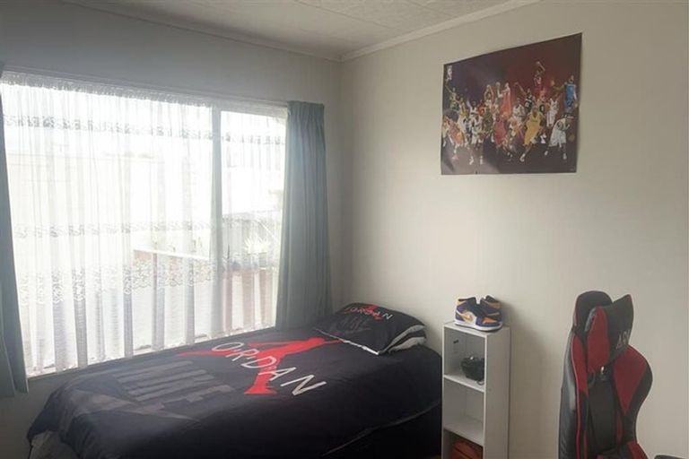 Photo of property in 2 Winslow Place, Levin, 5510