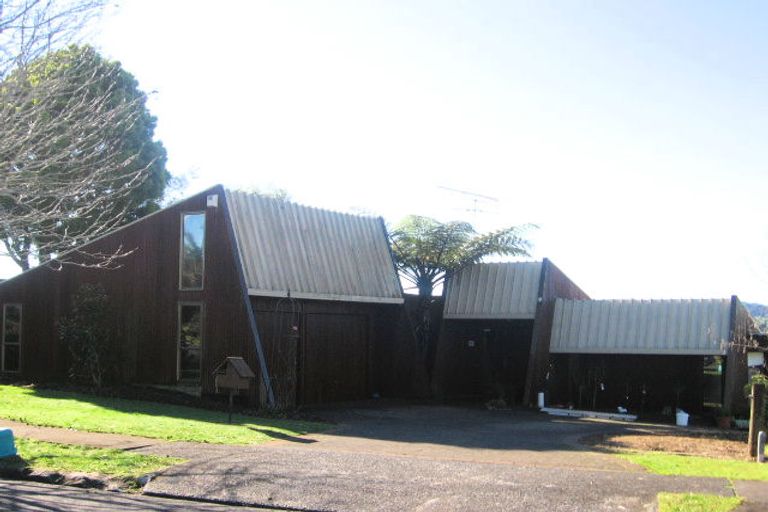 Photo of property in 25 Coulthard Terrace, Opaheke, Papakura, 2113