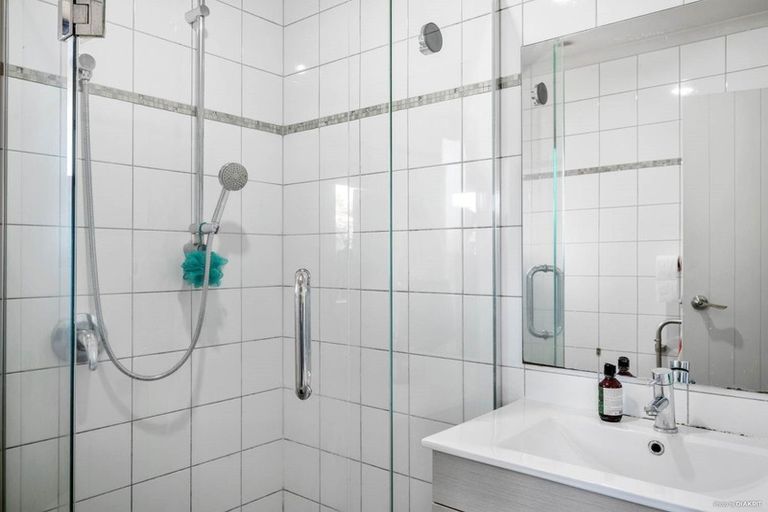 Photo of property in 16a Swaffield Road, Papatoetoe, Auckland, 2025