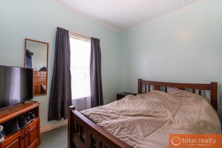 Photo of property in 61 Oxford Street, South Dunedin, Dunedin, 9012