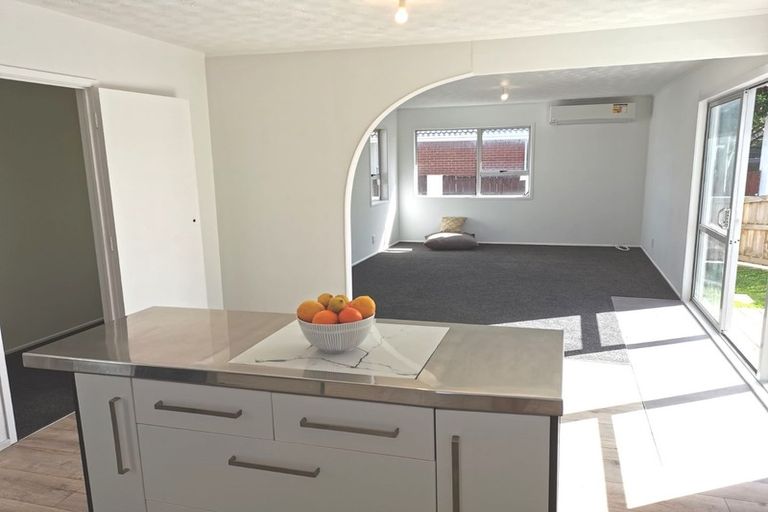 Photo of property in 18 Leaver Place, Weymouth, Auckland, 2103