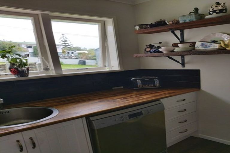 Photo of property in 206 Hurndall Street West, Maungaturoto, 0520