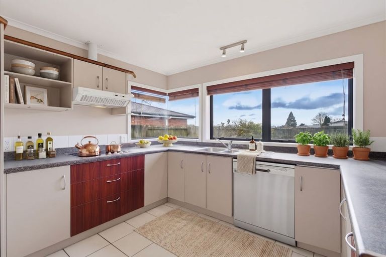 Photo of property in 5 Duggan Drive, Owhata, Rotorua, 3010