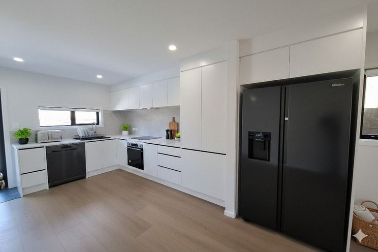 Photo of property in 72b Ocean View Road, Northcote, Auckland, 0627