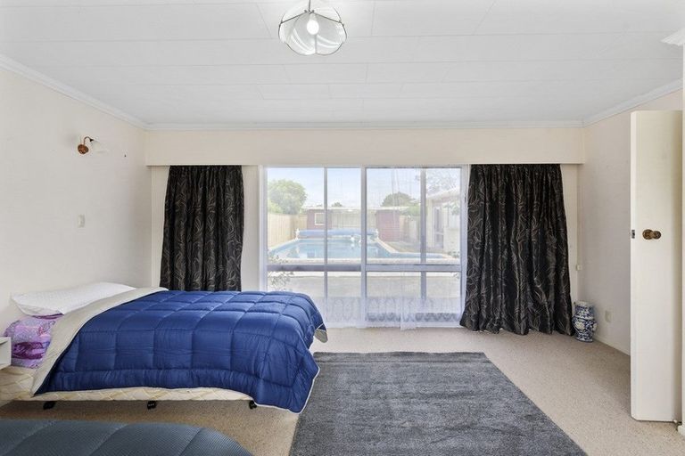 Photo of property in 28 Oriwa Street, Waikanae, 5036