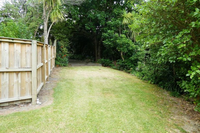 Photo of property in 3a Park Rise, Campbells Bay, Auckland, 0630