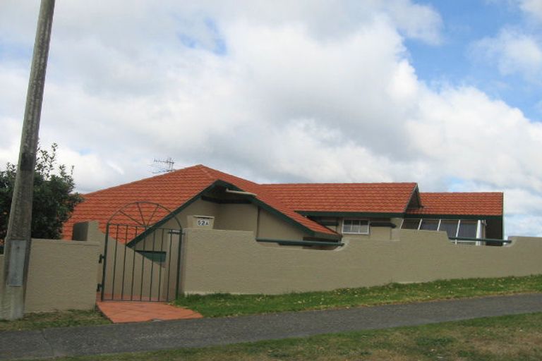 Photo of property in 52a Waiwera Crescent, Maupuia, Wellington, 6022
