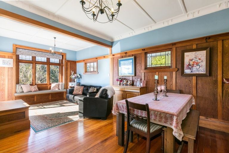 Photo of property in 21 Coleman Terrace, Bluff Hill, Napier, 4110