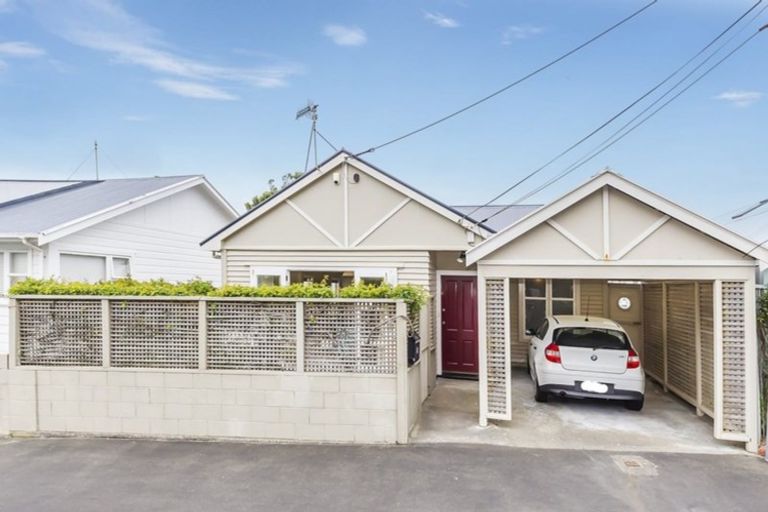 Photo of property in 13 Ferry Street, Seatoun, Wellington, 6022