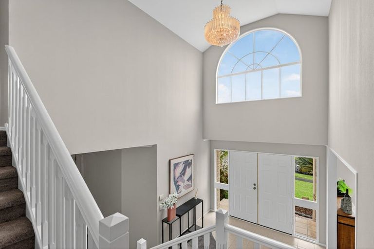 Photo of property in 32 Delmont Close, East Tamaki Heights, Auckland, 2016