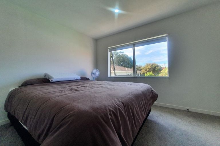 Photo of property in 4/4017 Great North Road, Glen Eden, Auckland, 0602