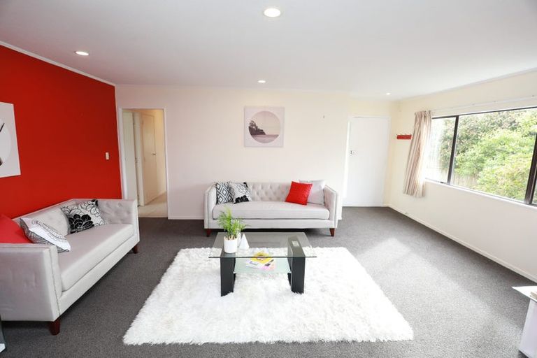 Photo of property in 56 Woodhouse Avenue, Karori, Wellington, 6012