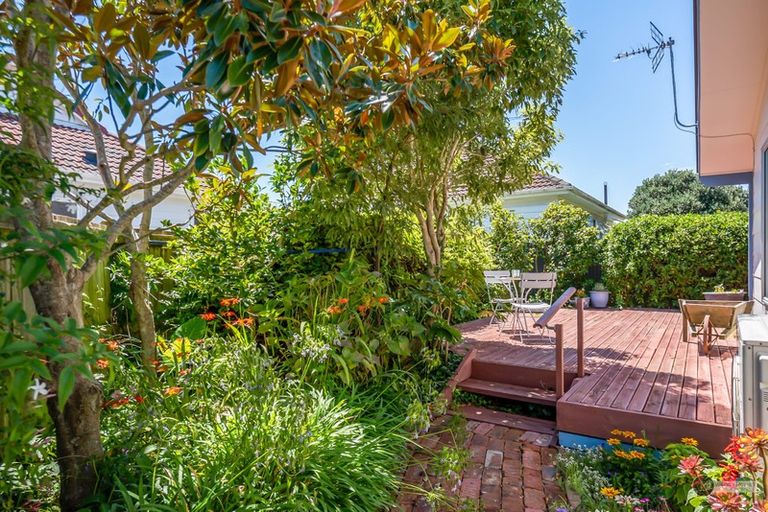 Photo of property in 2/2 Haig Street, Waterloo, Lower Hutt, 5011