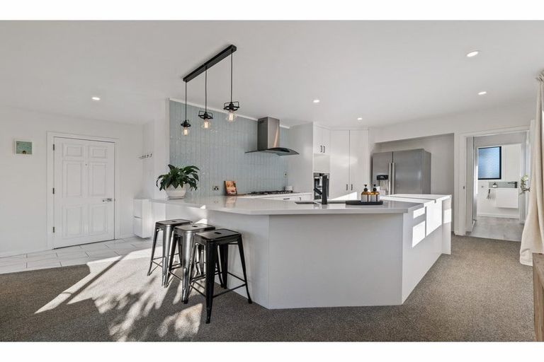 Photo of property in 263 Lake Terrace Road, Shirley, Christchurch, 8061