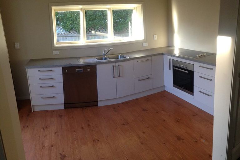 Photo of property in 17 Lyndon Street, Riccarton, Christchurch, 8011