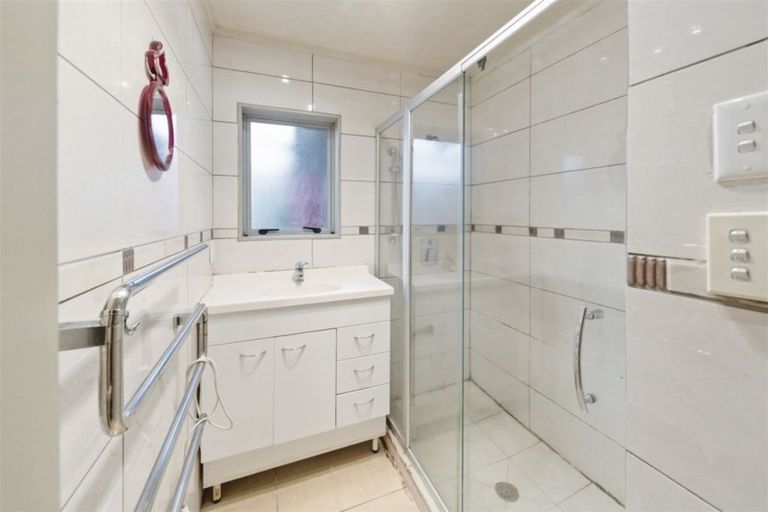 Photo of property in 39 Robert Skelton Place, Clendon Park, Auckland, 2103