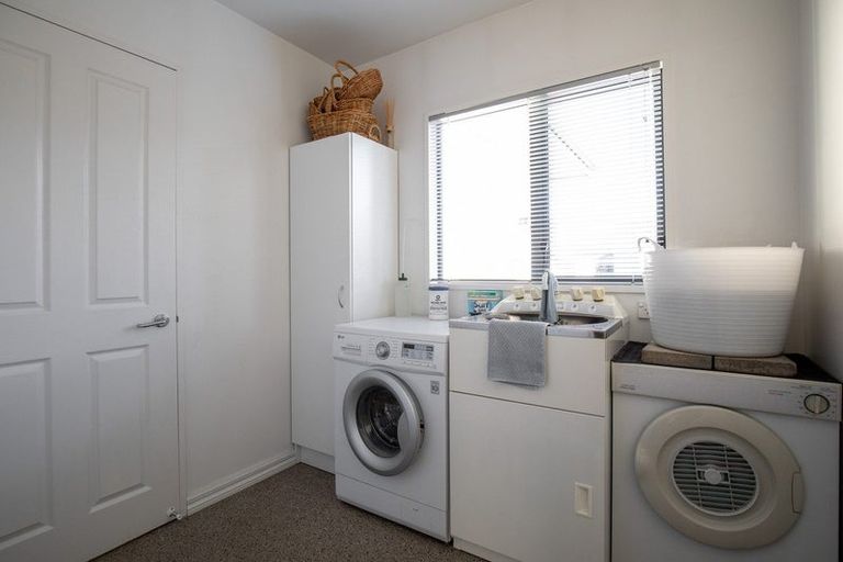 Photo of property in 6 Albert Drive, Clyde, 9330