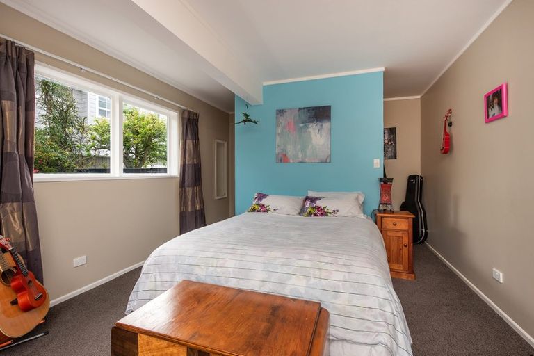 Photo of property in 52 Oriel Avenue, Tawa, Wellington, 5028