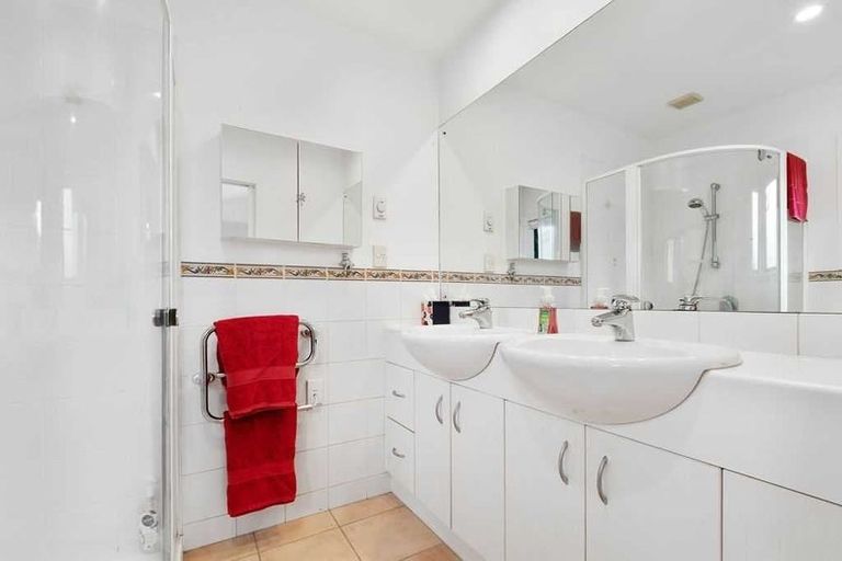 Photo of property in 80 Landing Drive, Albany, Auckland, 0632