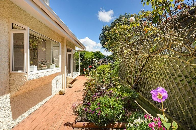 Photo of property in 3 The Glen, Hokowhitu, Palmerston North, 4410