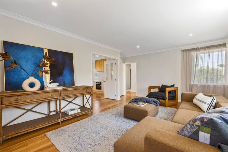 Photo of property in 136 Avonhead Road, Avonhead, Christchurch, 8042