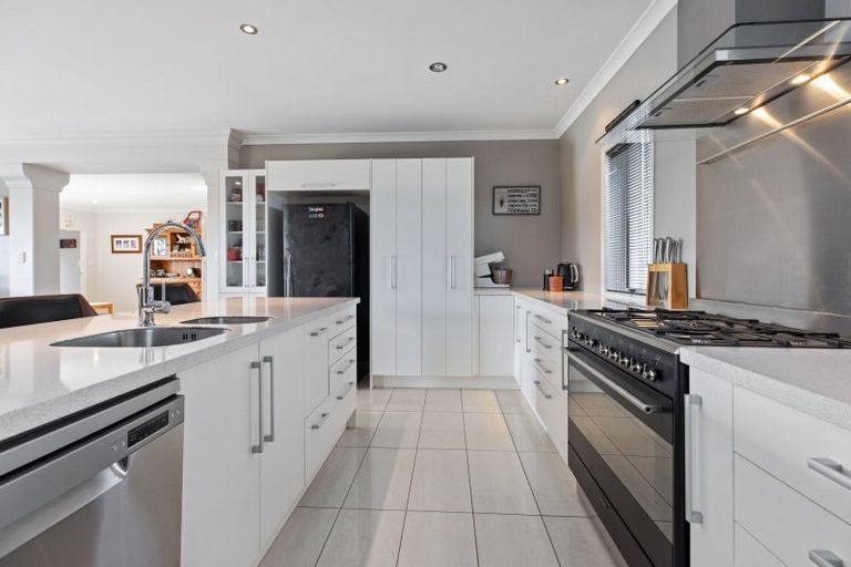 Photo of property in 9 Bellbird Rise, Pyes Pa, Tauranga, 3112