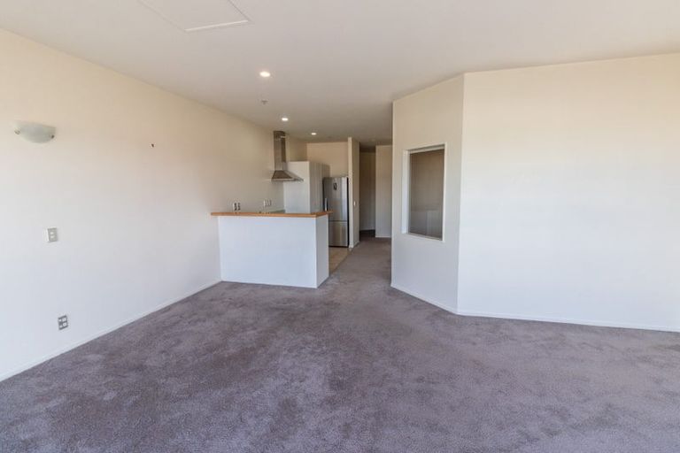 Photo of property in Stadium Garden Flats, 412/107 Thorndon Quay, Pipitea, Wellington, 6011