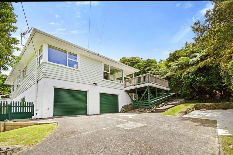 Photo of property in 12 Pembroke Street, Tawa, Wellington, 5028