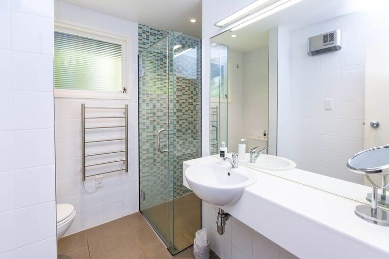 Photo of property in 24 Freemans Way, Pinehaven, Upper Hutt, 5019