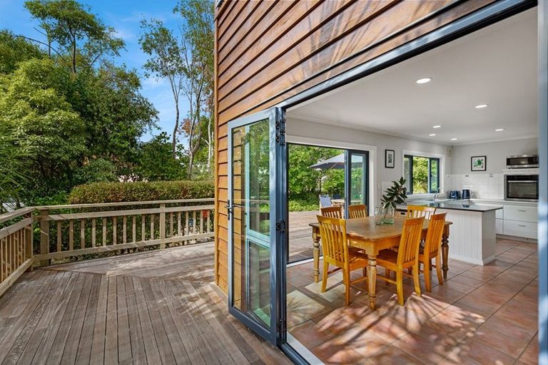 Photo of property in 4a Pounamu Avenue, Greenhithe, Auckland, 0632