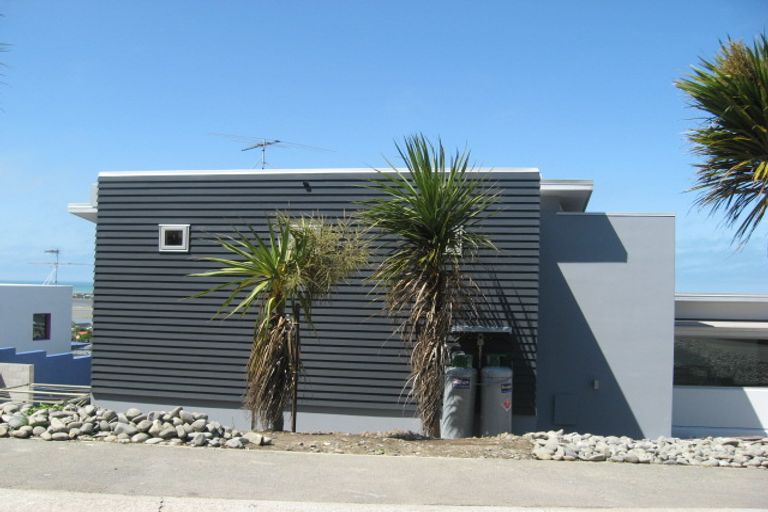 Photo of property in 4 Defender Lane, Redcliffs, Christchurch, 8081