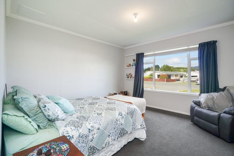 Photo of property in 56 Queen Street, Otautau, 9610