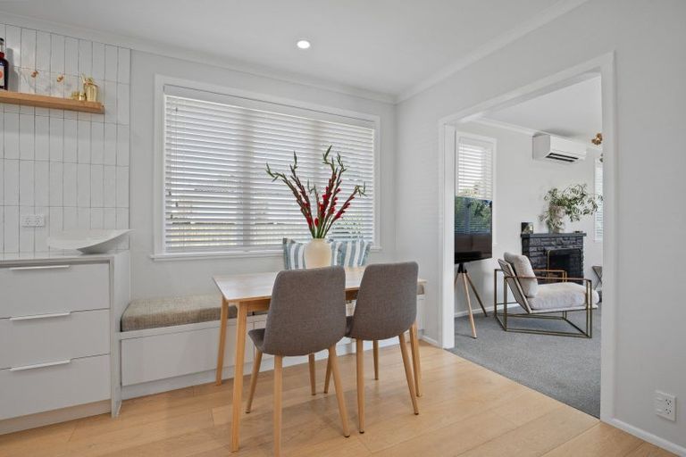 Photo of property in 5 Wallace Road, Mangere Bridge, Auckland, 2022